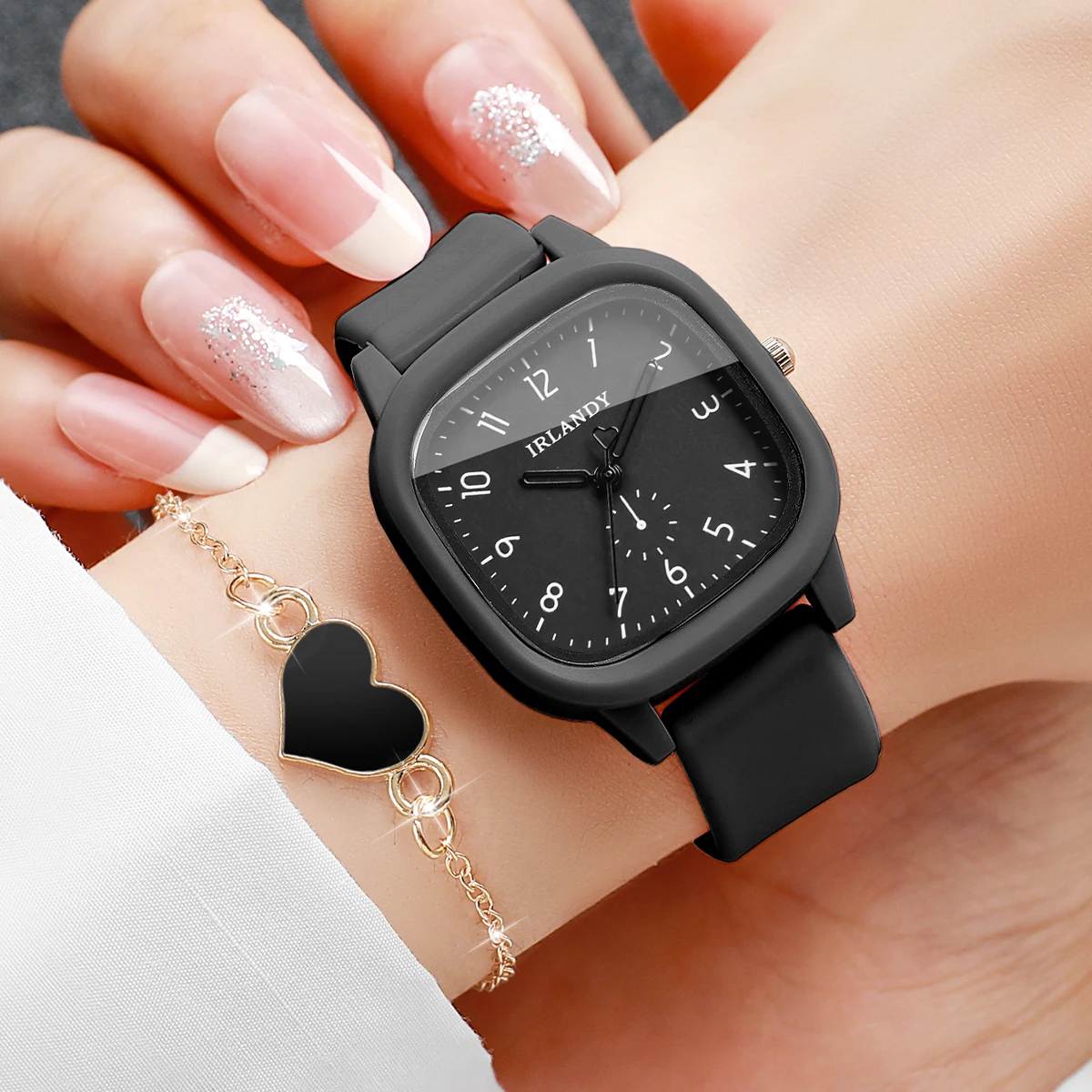 4 Buah Set Jam Tangan Kuarsa W - Ladies Fashion Watch ulasan dan harga